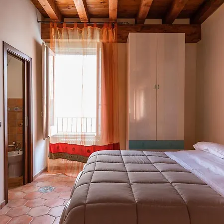 Konukevi Camera Top Trani